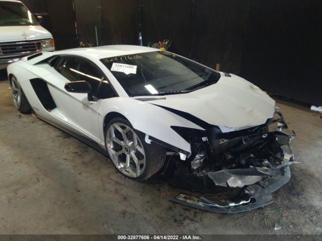 LAMBORGHINI AVENTADOR