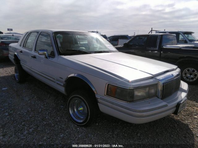 LINCOLN TOWN CAR