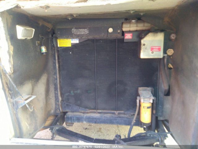 2004 FREIGHTLINER XC CHASSIS for Sale
