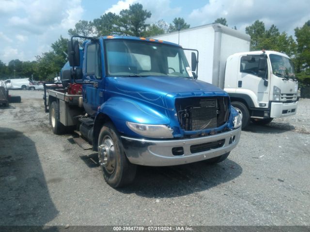 Global Auto Auctions: 2004 INTERNATIONAL 4300