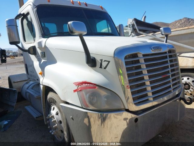  Salvage Freightliner Cascadia 125