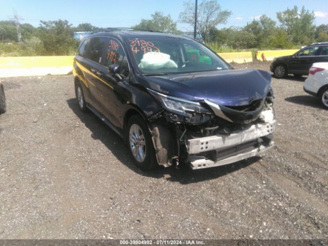  Salvage Toyota Sienna