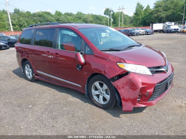  Salvage Toyota Sienna