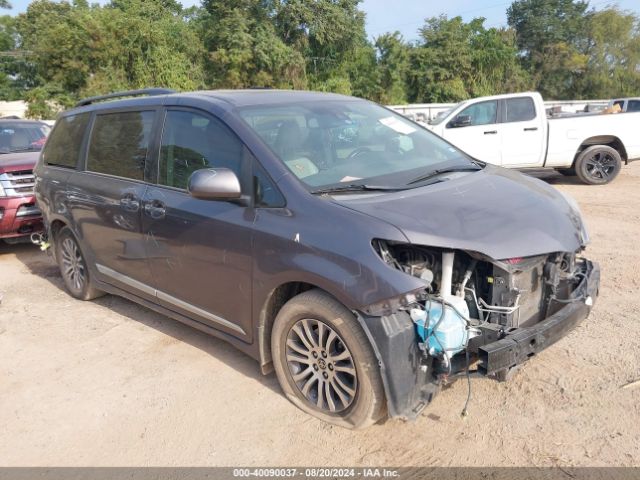  Salvage Toyota Sienna