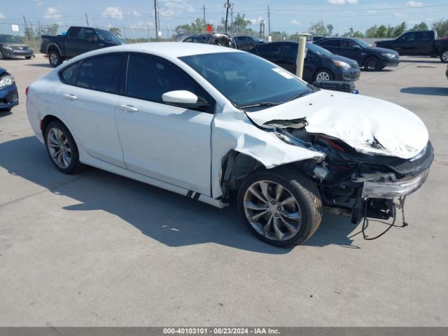  Salvage Chrysler 200