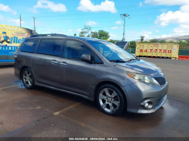  Salvage Toyota Sienna