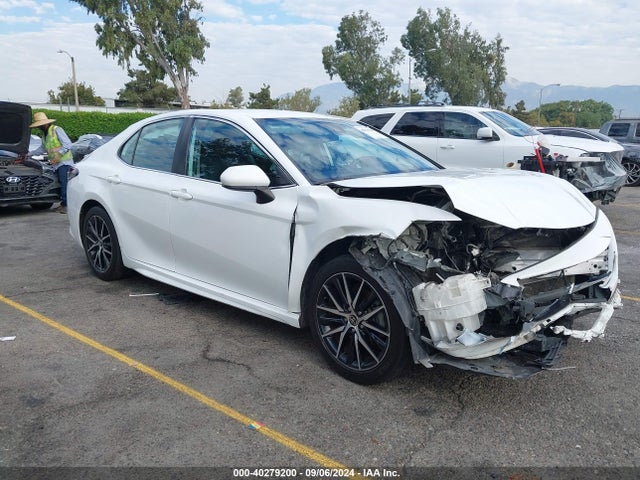 2021 TOYOTA CAMRY Sedan | 4T1G11AK8MU586555
