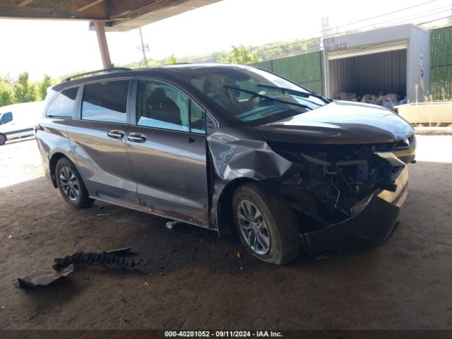  Salvage Toyota Sienna