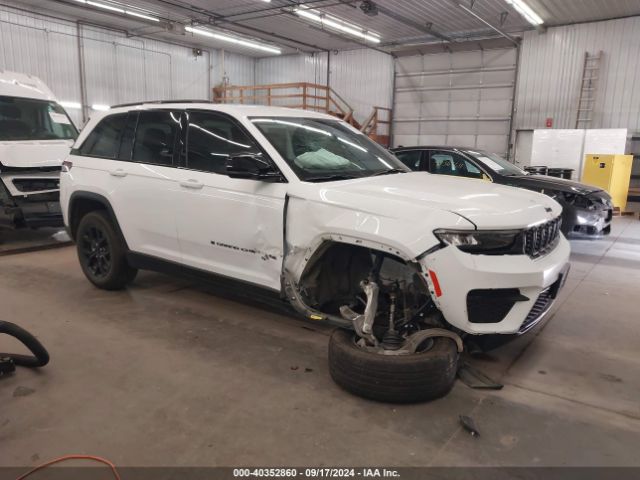  Salvage Jeep Grand Cherokee