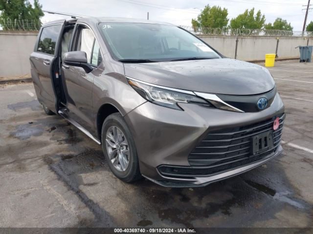  Salvage Toyota Sienna