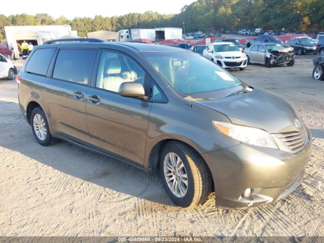  Salvage Toyota Sienna