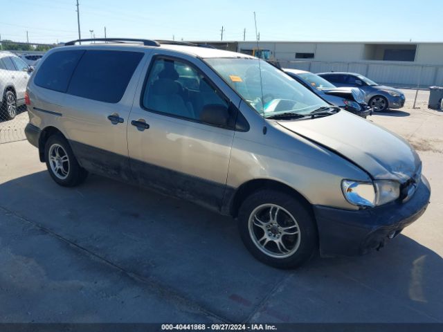  Salvage Toyota Sienna