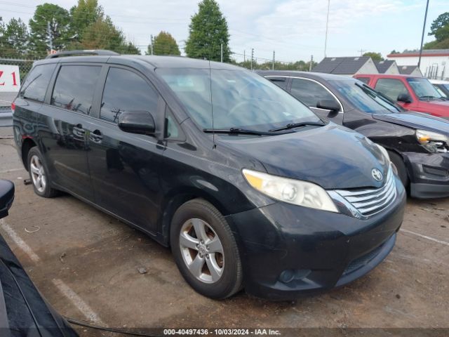  Salvage Toyota Sienna