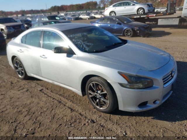  Salvage Nissan Maxima