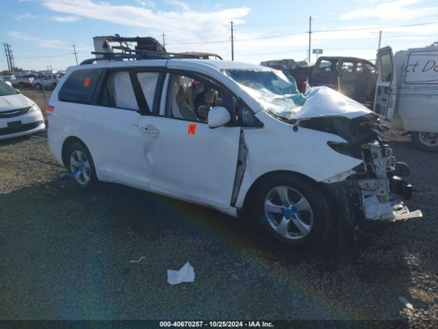  Salvage Toyota Sienna