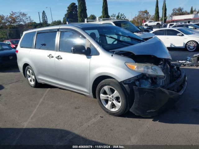  Salvage Toyota Sienna