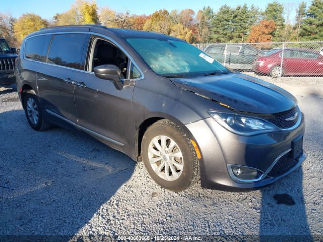  Salvage Chrysler Pacifica