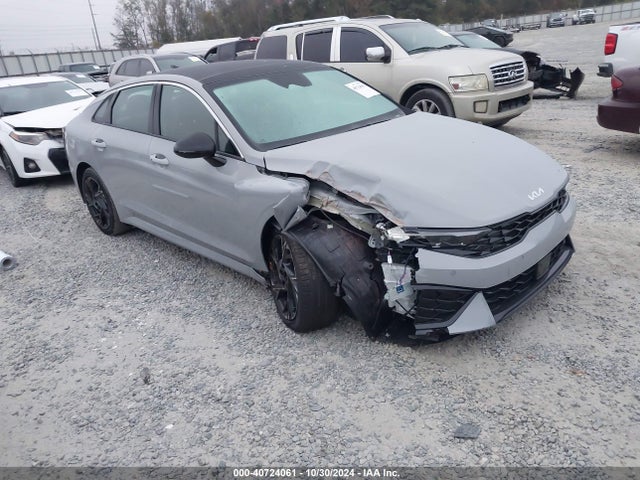やけ 2025 KIA K5 Sedan | KNAG64J7XS5301040