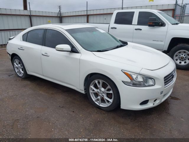  Salvage Nissan Maxima