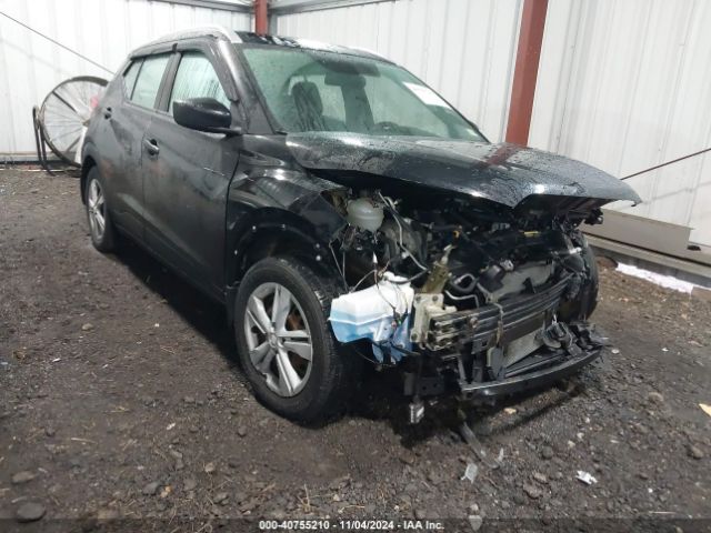  Salvage Nissan Kicks