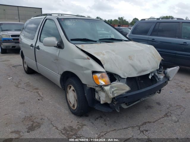  Salvage Toyota Sienna