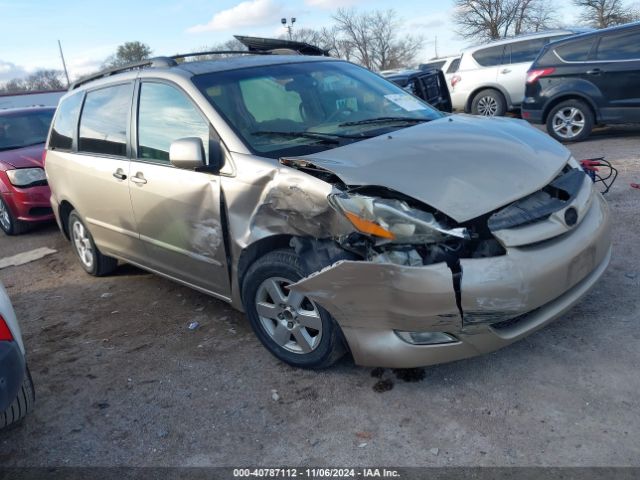  Salvage Toyota Sienna