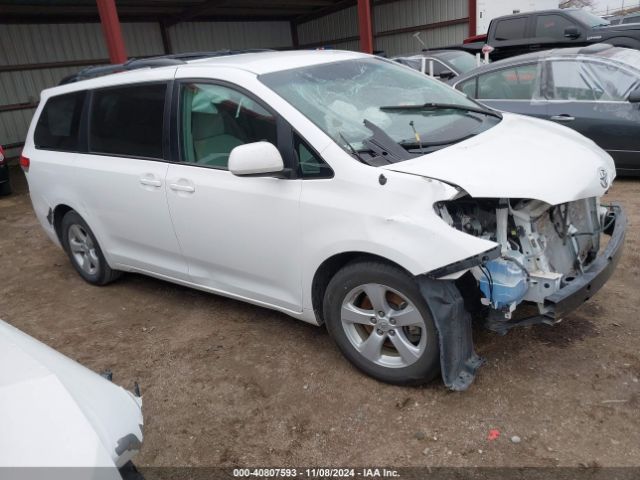  Salvage Toyota Sienna