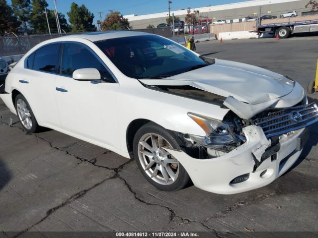  Salvage Nissan Maxima