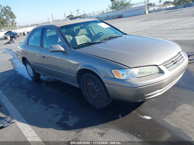  Salvage Toyota Camry