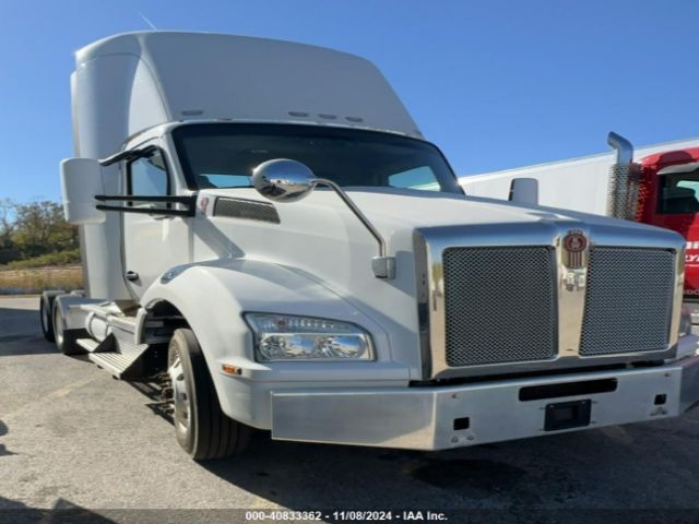  Salvage Kenworth T880