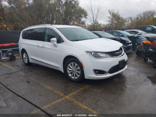  Salvage Chrysler Pacifica