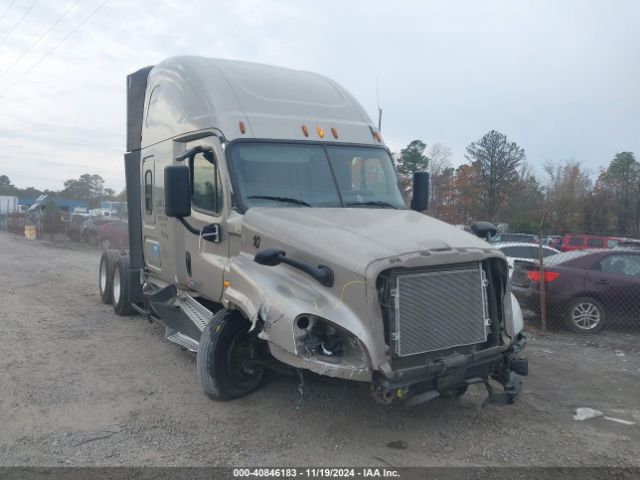  Salvage Freightliner Cascadia 125