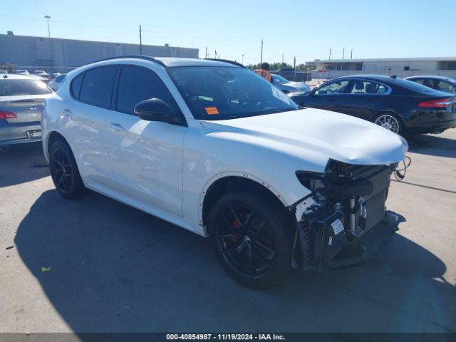  Salvage Alfa Romeo Stelvio