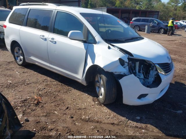  Salvage Toyota Sienna