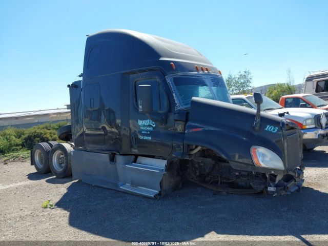  Salvage Freightliner Cascadia 125