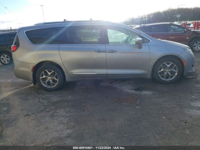  Salvage Chrysler Pacifica