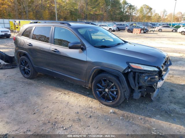  Salvage Jeep Cherokee