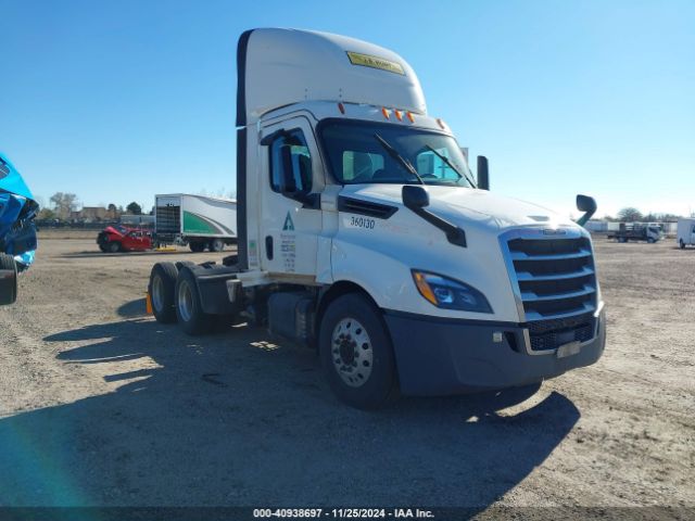  Salvage Freightliner New Cascadia 126