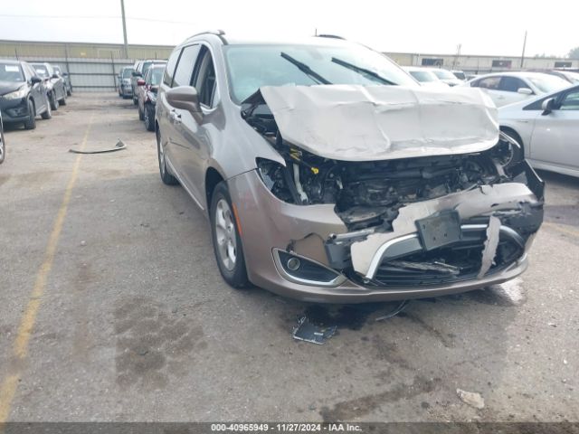  Salvage Chrysler Pacifica