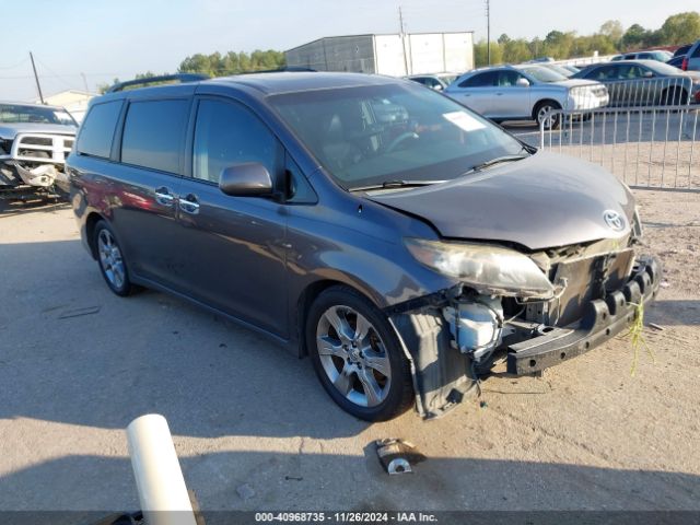  Salvage Toyota Sienna