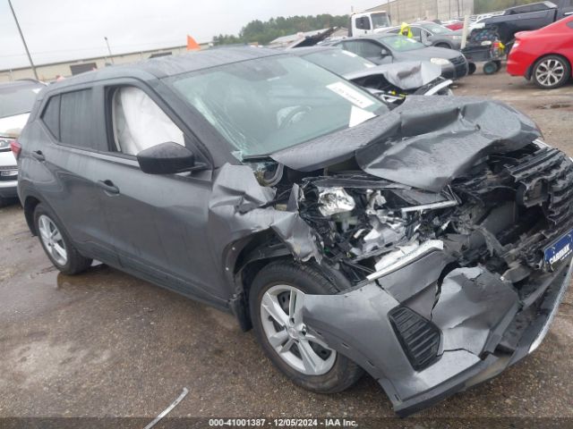  Salvage Nissan Kicks