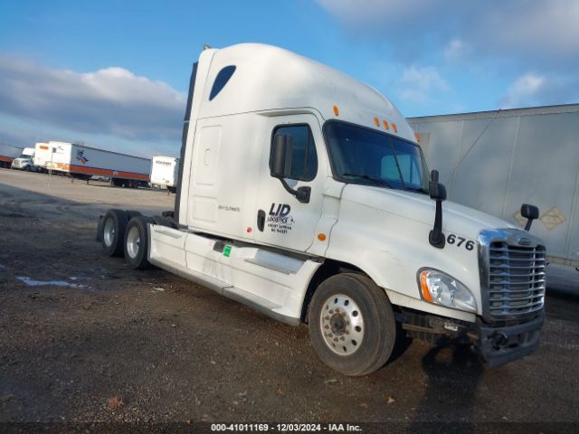 Salvage Freightliner Cascadia 125