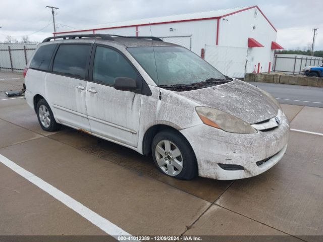  Salvage Toyota Sienna