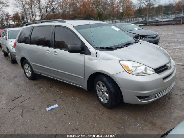  Salvage Toyota Sienna