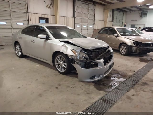  Salvage Nissan Maxima