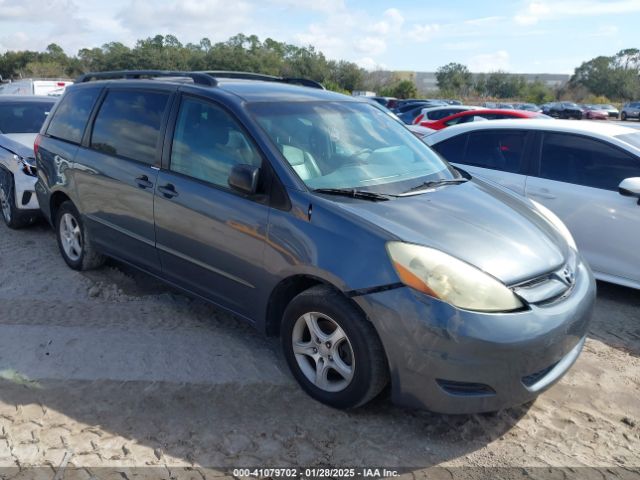  Salvage Toyota Sienna