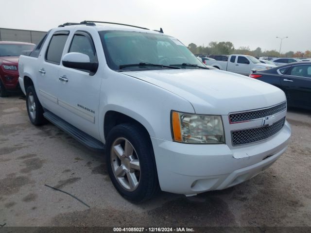  Salvage Chevrolet Avalanche 1500