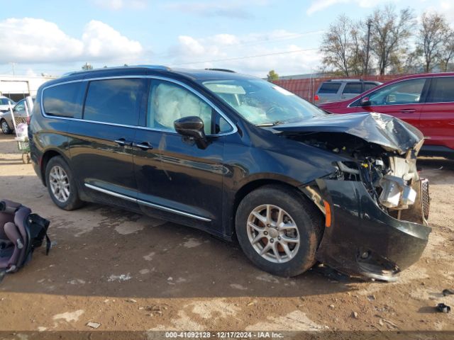  Salvage Chrysler Pacifica