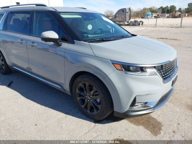  Salvage Kia Carnival