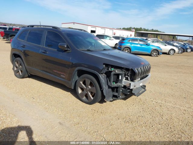  Salvage Jeep Cherokee